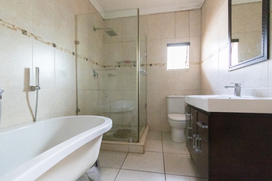 3 Bedroom Property for Sale in Protea Park North West